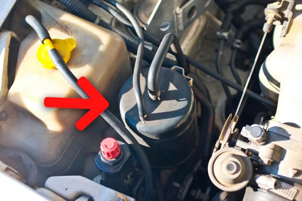 Foto do cânister de um carro.